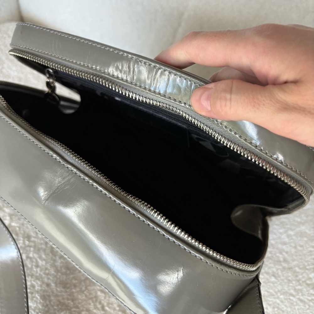 👜 Salvatore Ferragamo Vintage Box Crossbody Bag – Grey Leather - Picture 8 of 11